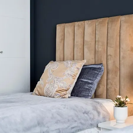 Amazing 3 Bedroom With Wifi And Views 公寓 贝纳尔马德纳